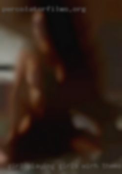 Girl playing girls wirh themself from Athol.